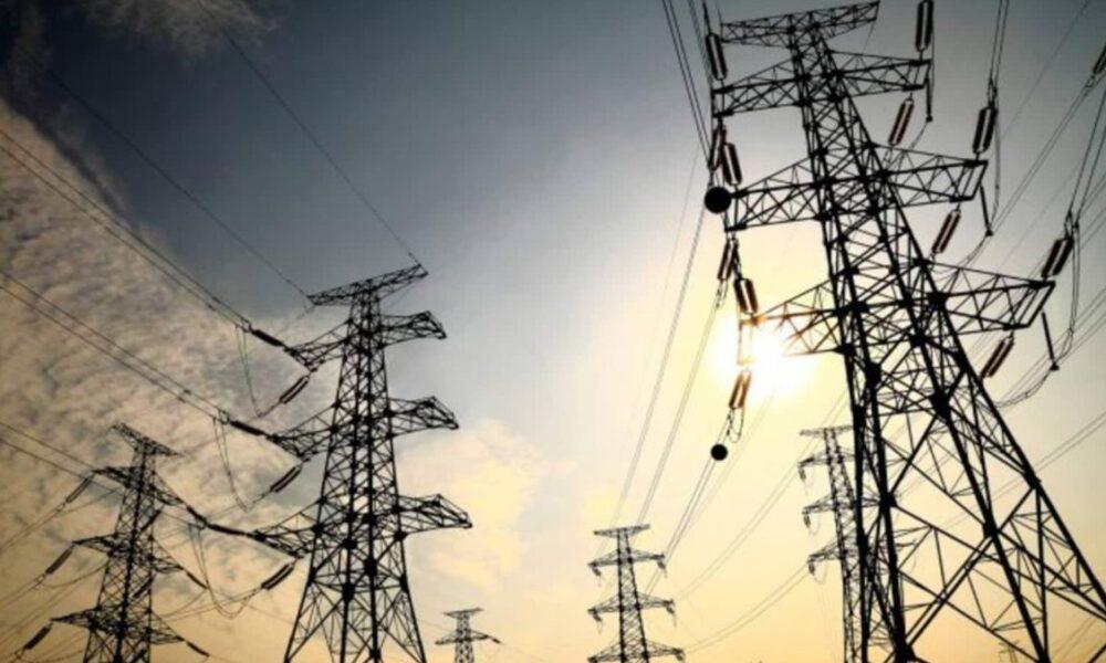 Por 3er día varios estados reportan fallas eléctricas por fluctuaciones