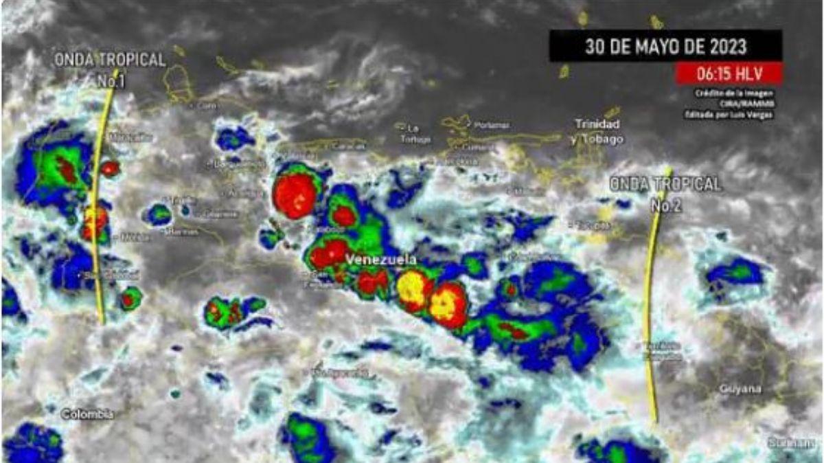 Dos ondas tropicales están sobre Venezuela