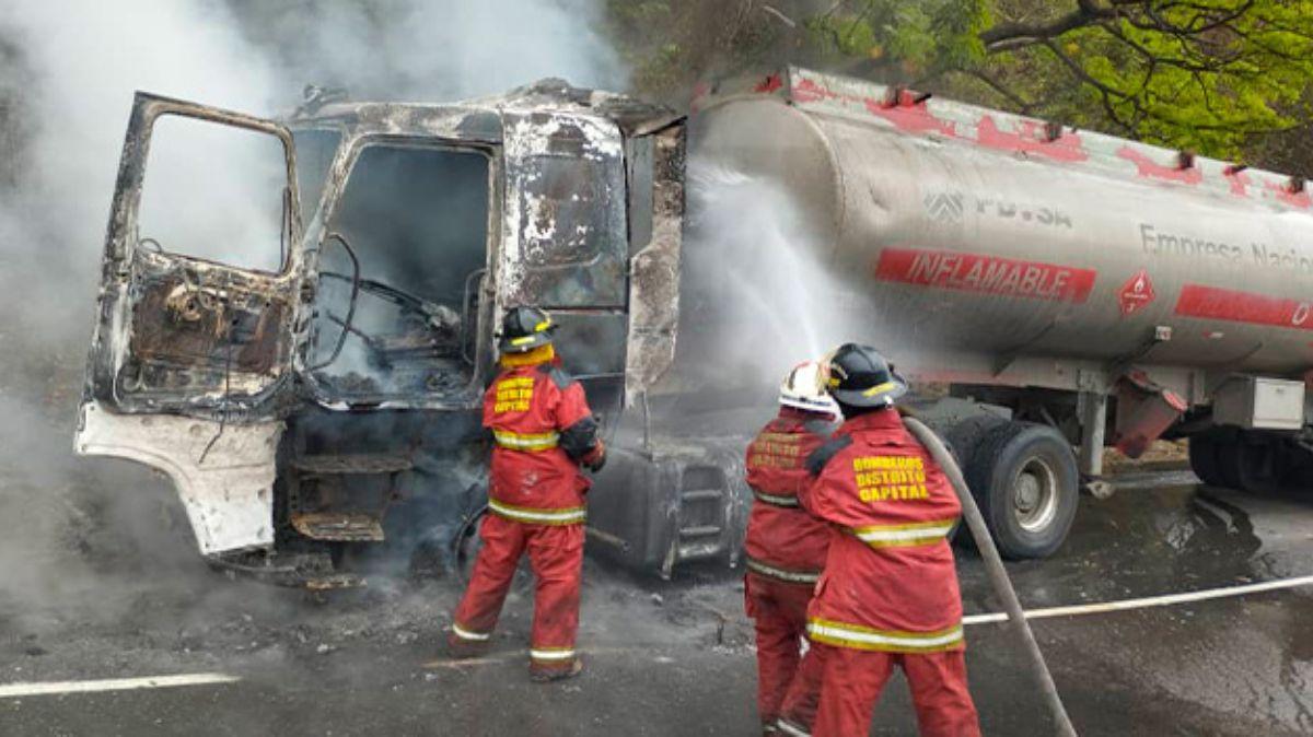 Se incendió gandola de Pdvsa cargada con combustible