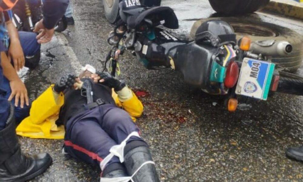 Herido en accidente automovilístico oficial de la Policía Municipal de Sucre