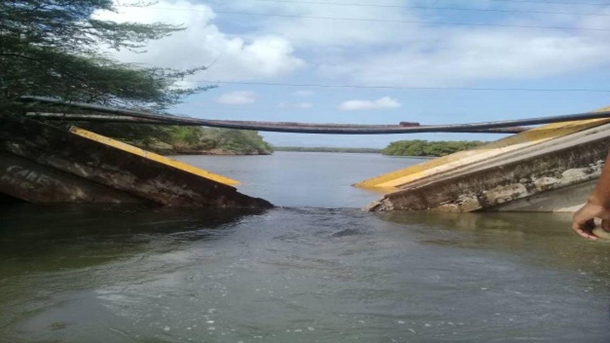 Se cayó el puente de Carenero en Higuerote
