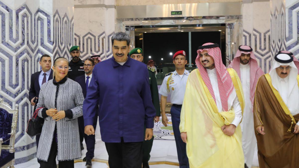 Presidente Maduro llega a Arabia Saudita en visita oficial