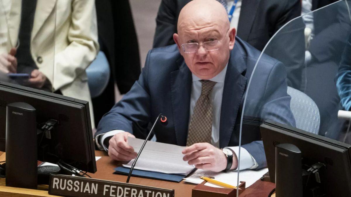 Rusia en la ONU: Ucrania atacó la represa en Kajovka para reunificar sus fuerzas