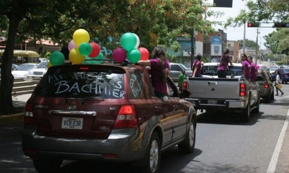 Nueva ordenanza prohíbe caravanas estudiantiles por graduación en Caracas