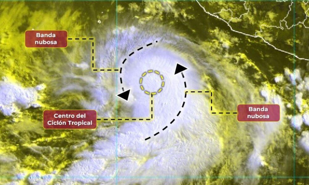 Ciclón Adrián se transforma en huracán hacia el Pacífico de México