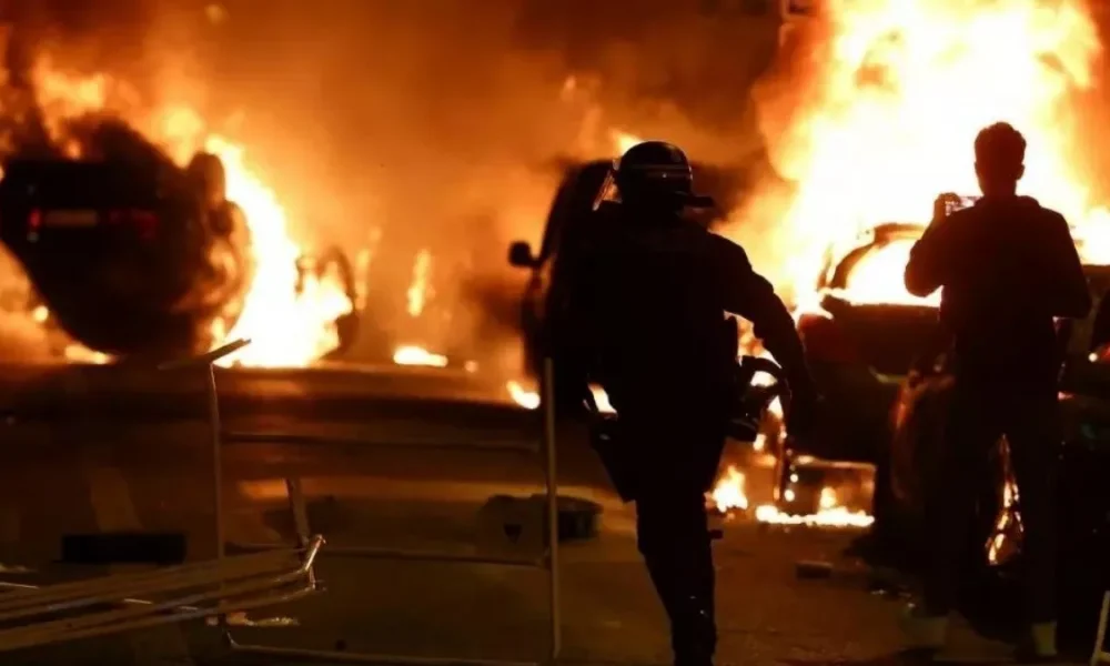 Francia despliega 40.000 policías en nueva jornada de protestas sociales