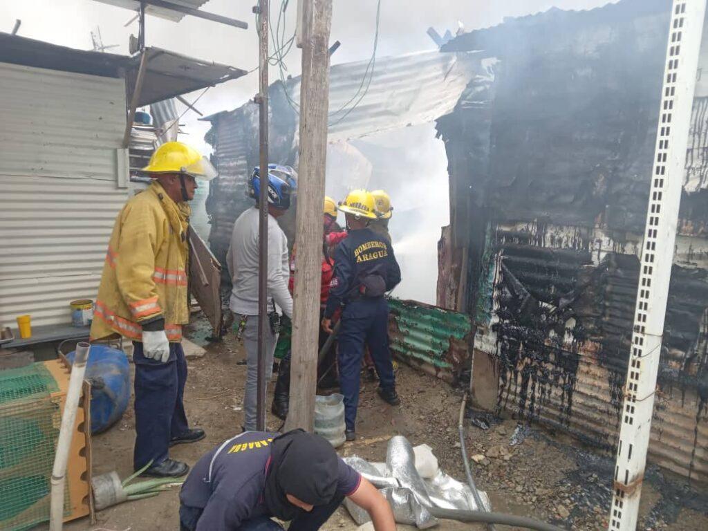 incendio-san-luis-2-1024x768 Gran incendio en comunidad de San Luis destruyó 15 viviendas