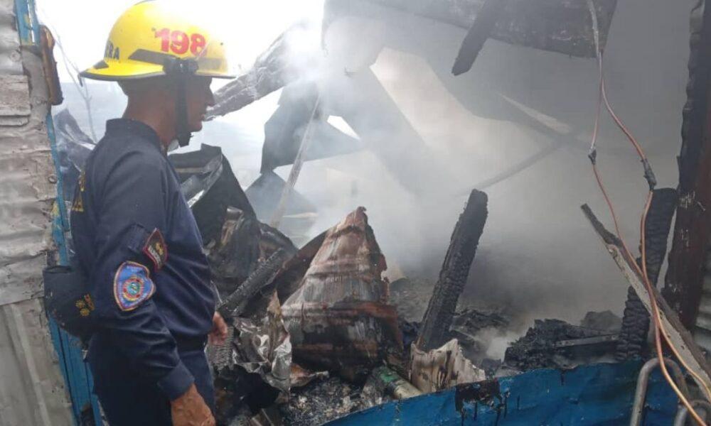 Gran incendio en comunidad de San Luis destruyó 15 viviendas