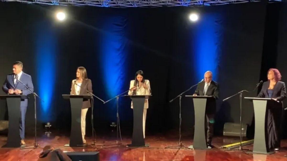 Se realizó primer debate electoral con ocho de 13 candidatos a primarias