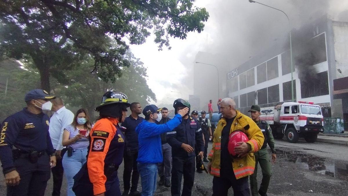 Devastado por incendio Traki de Valencia este domingo