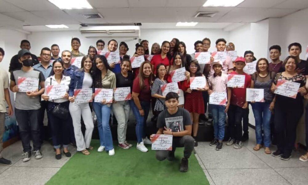 INSAJUV entregó 246 certificados de formaciones a jóvenes emprendedores