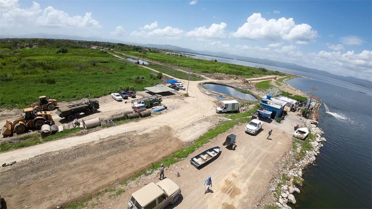 MINAGUAS supervisa obras de rehabilitación en terraplén del lago Los Tacarigua