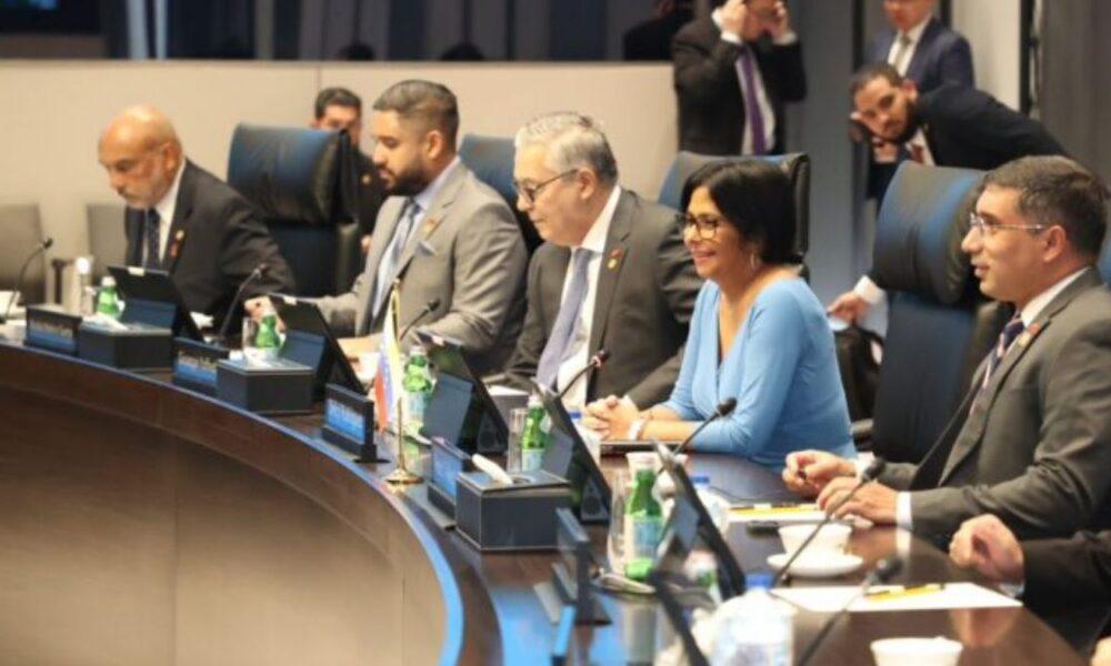Venezuela y China revisan acuerdos de cooperación tecnológica y comercial