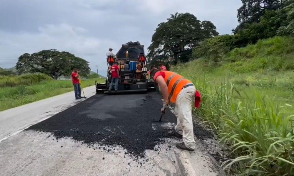 Gobernadora Karina Carpio supervisó trabajos de rehabilitación en la carretera nacional Villa de Cura