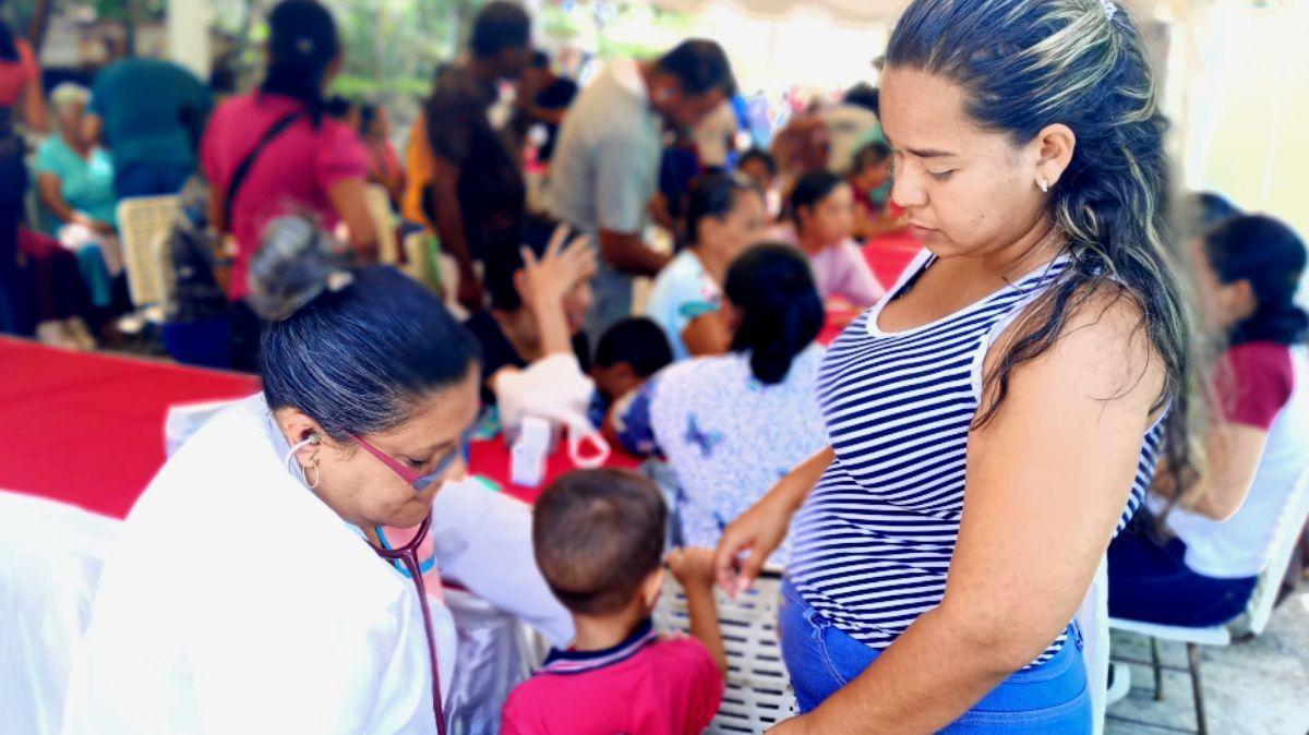 Familias de El Calvario en Ribas beneficiadas con jornada integral de Salud