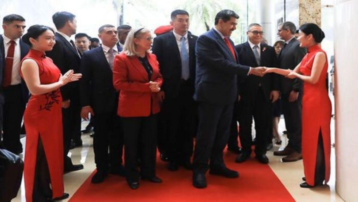 Presidente Nicolás Maduro llega a China en visita oficial