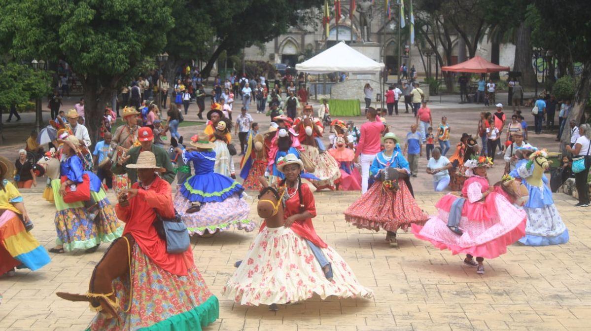 Primer Encuentro de Burras y Burriquitas Tradicionales de Oro se celebró en Mariño