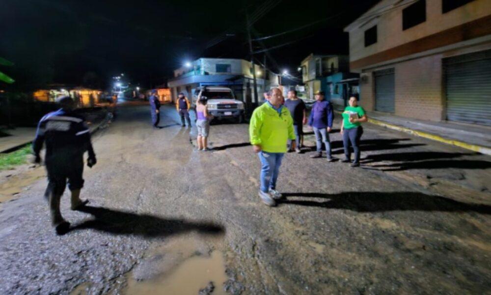 Desborde de quebrada en sector Curiepe de Las Tejerías afectó a 37 viviendas