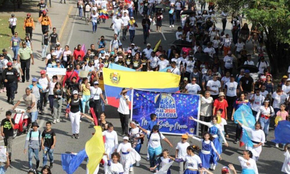 Masiva marcha cristiana reunió a comunidades mariñenses en alabanza a Jesús