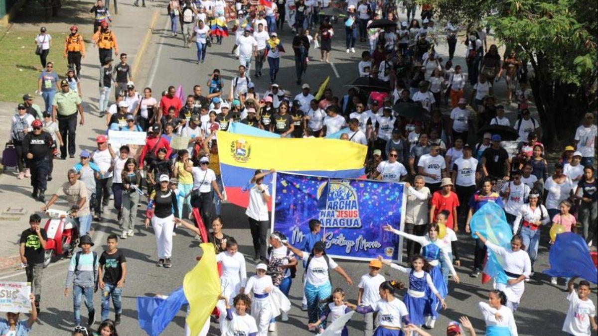 Masiva marcha cristiana reunió a comunidades mariñenses en alabanza a Jesús