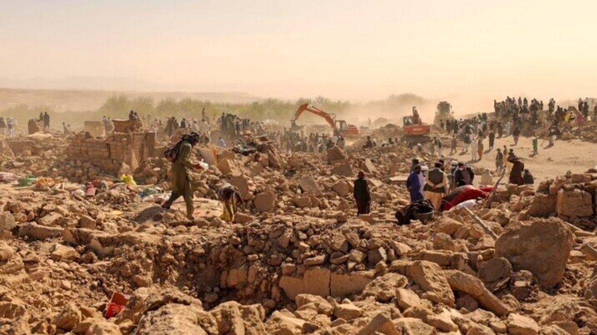 Terremotos en Afganistán deja más de 2.000 fallecidos