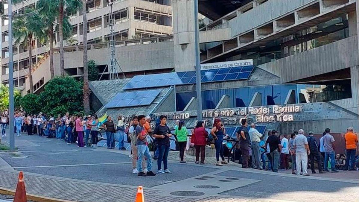 Corpoelec no tiene previsto multas por el Plan Borrón y Cuenta Nueva