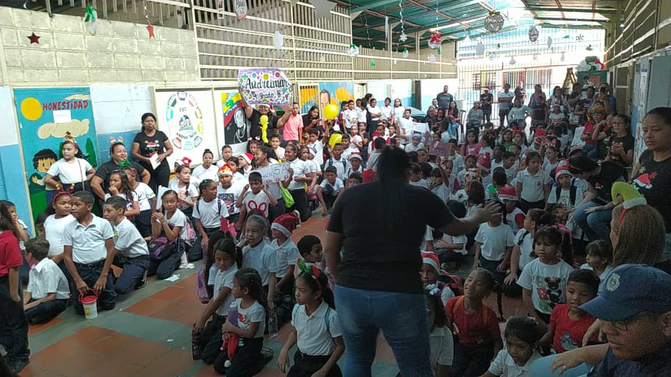 7 Escuela Básica Estadal "Andrés Bello" celebra su semana aniversario