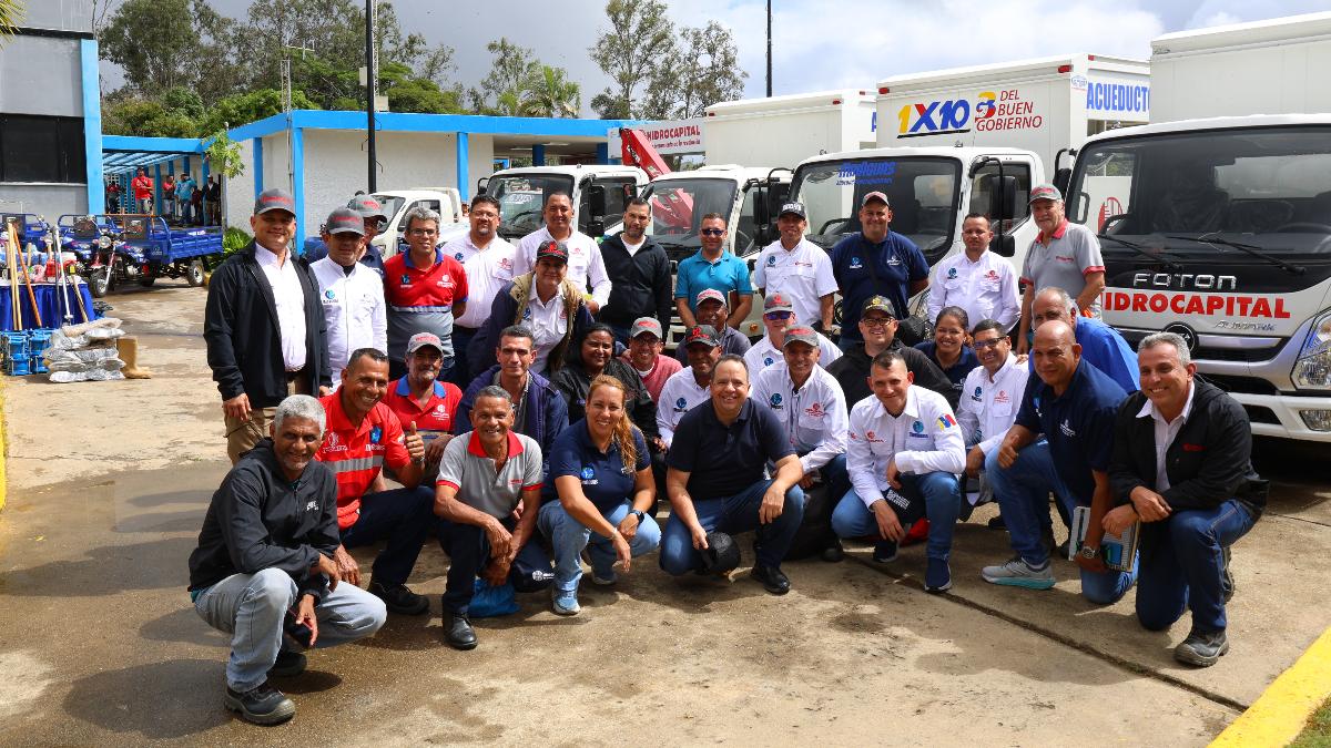 MINAGUAS entregó 14 vehículos y 3.460 materiales e implementos a Hidrocapital