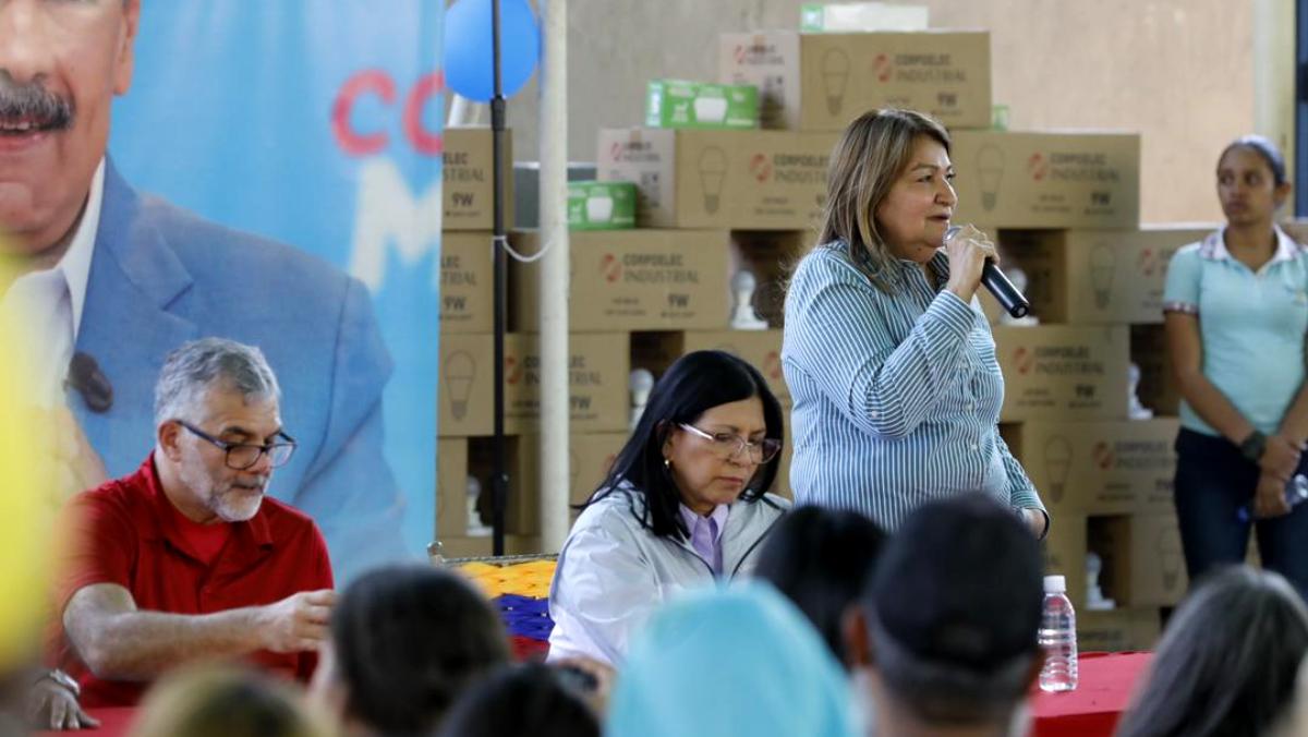 Sistema “1x10 para el Buen Gobierno dotan 85 centros educativos en la entidad