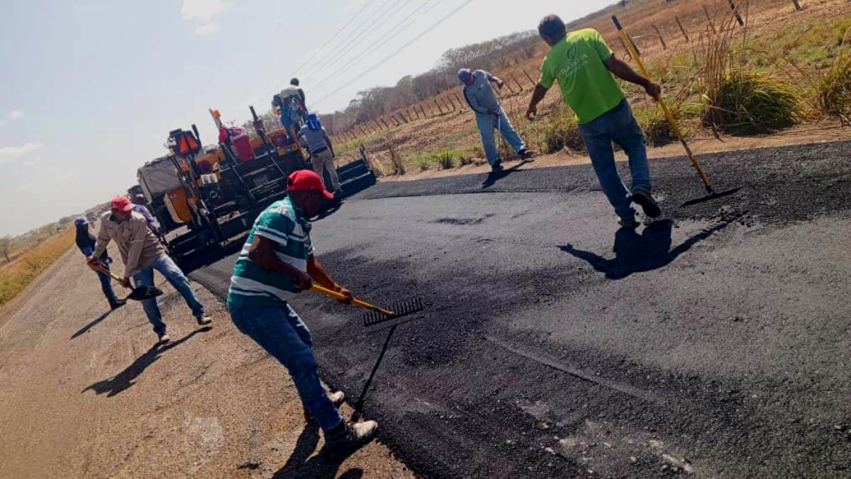 Realizan 2da etapa de asfaltado en la carretera nacional Cagua - La Villa