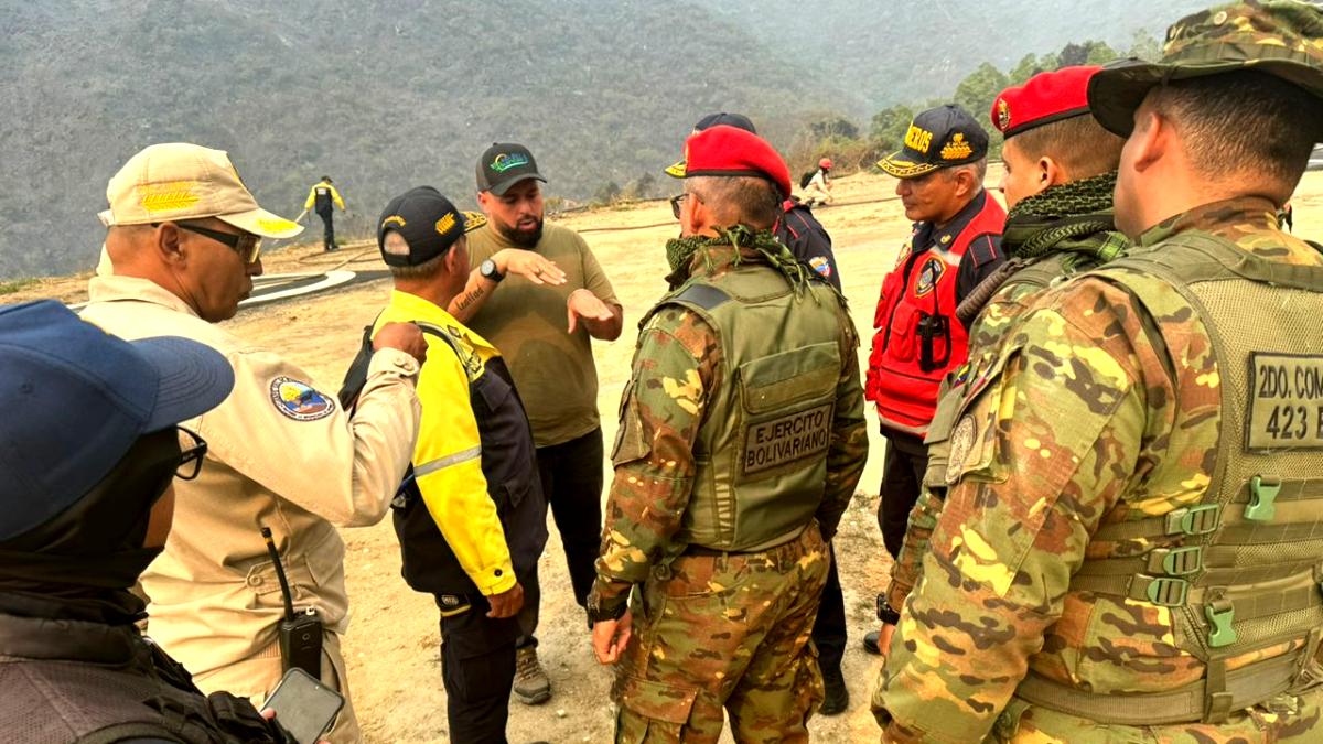 Continúa el combate de incendios forestales en el Parque Nacional Henry Pittier