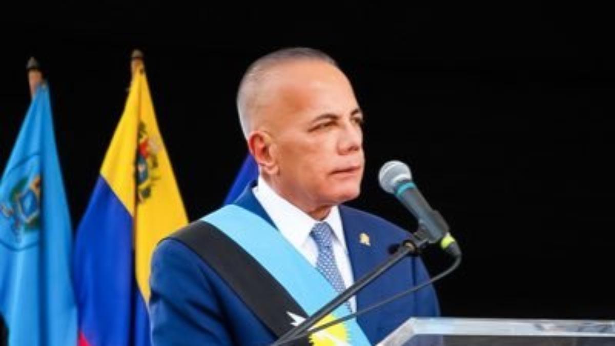 Manuel Rosales se inscribió como candidato presidencial por Un Nuevo Tiempo