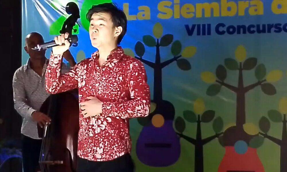 El Campeón Mundial de Silbido presente en el VIII Concurso de Ejecución de Cuatro