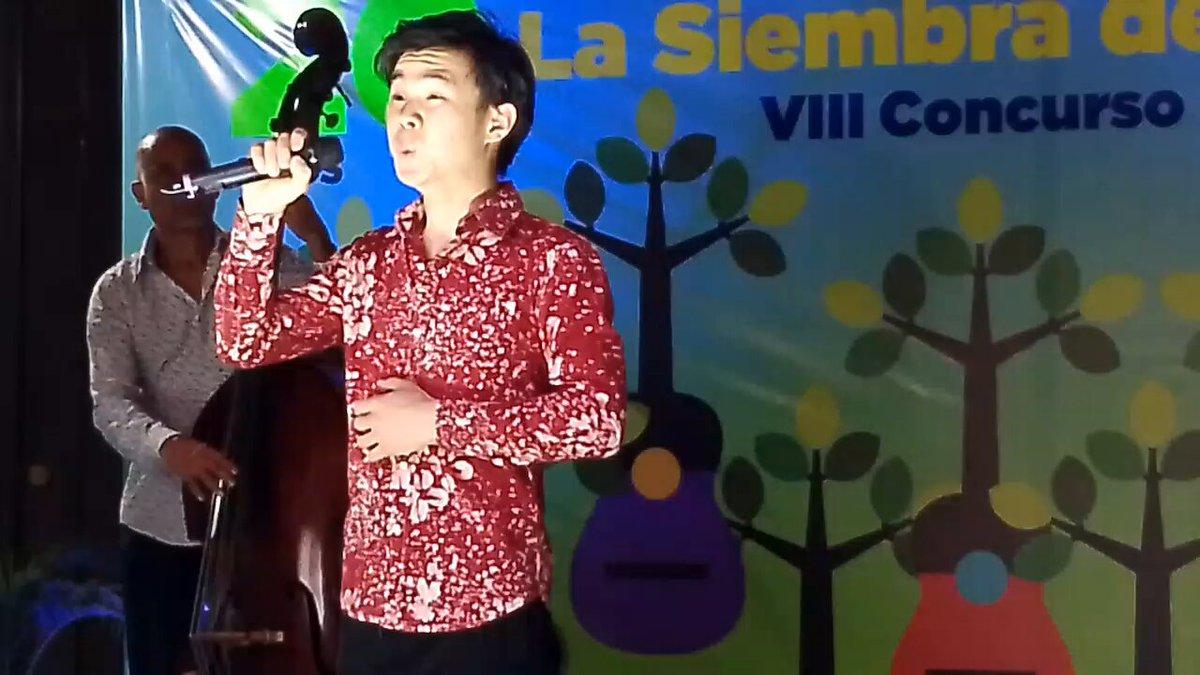 El Campeón Mundial de Silbido presente en el VIII Concurso de Ejecución de Cuatro