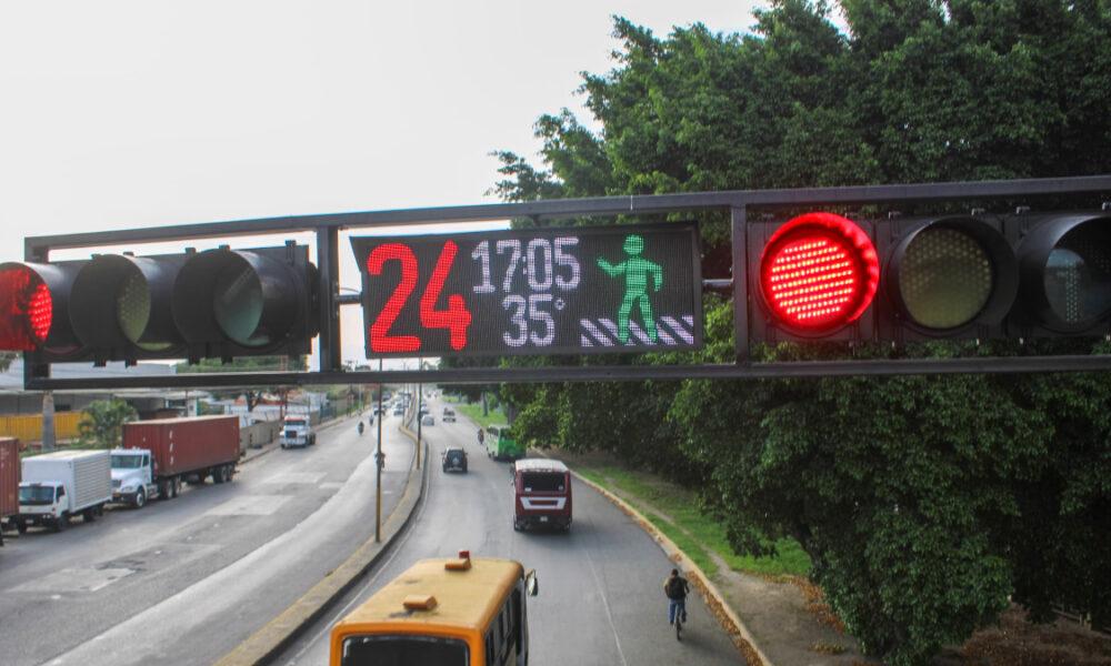 Alcaldía de Mariño pone en marcha plan de modernización de semáforos