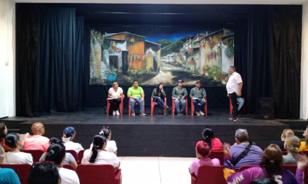 Asambleas Viviendo Venezolano y Autoridades Municipales se reunen en La Victoria