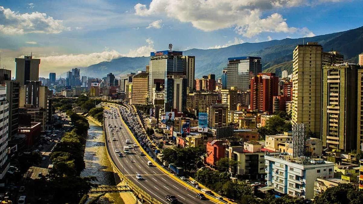 Caracas reactiva operaciones comerciales tras 48 horas de hechos violentos