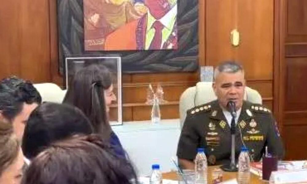 Representantes del Centro Carter se reunieron con Ministro de la Defensa