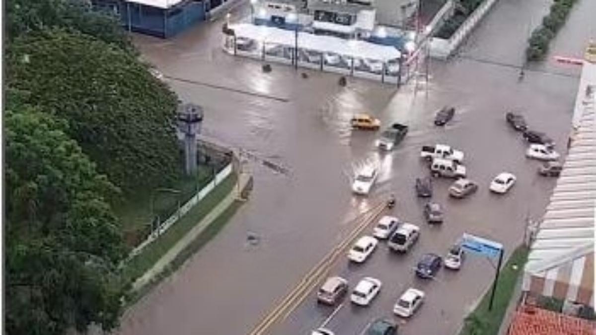 Fuertes lluvias anegaron dos municipios de Aragua