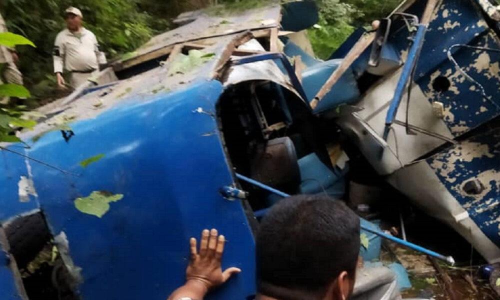 5 muertos deja vuelco de autobús en Monagas