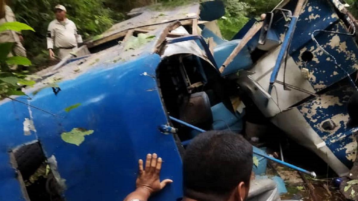 5 muertos deja vuelco de autobús en Monagas