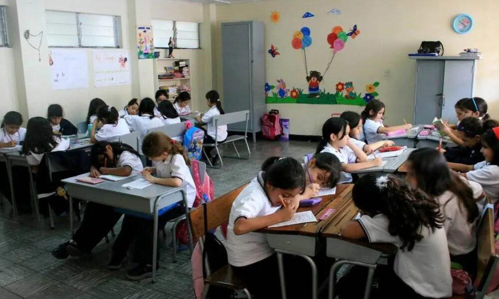 Ministro de Educación destaca que las clases son hasta el 18 de Julio