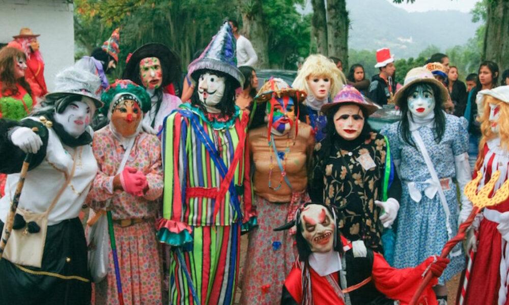 Tradiciones del 28 de diciembre: La Fiesta de los Locos o Locainas
