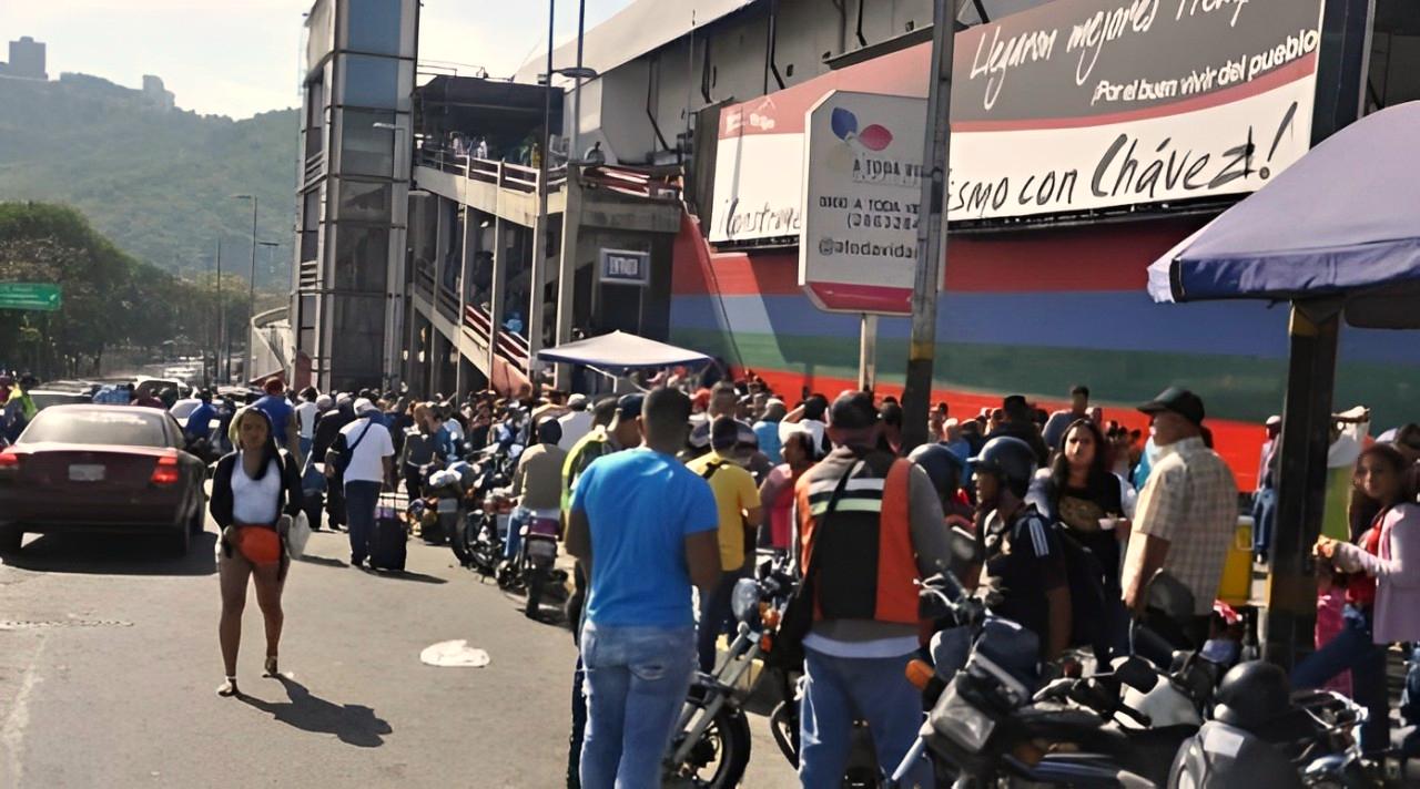 Terminal de la Bandera con intensa actividad de pasajeros