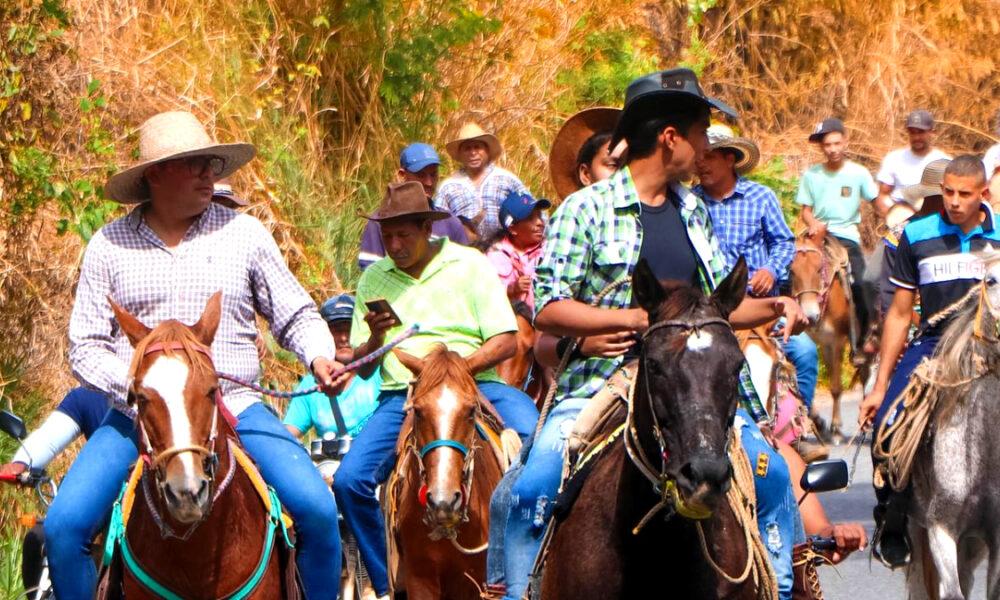 Celebrada 1era Gran Cabalgata en el marco de los 248 años de El Consejo