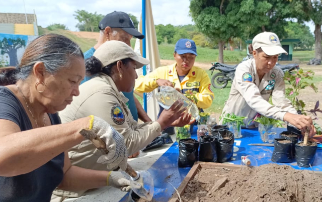 yH5BAEKAAEALAAAAAABAAEAAAICTAEAOw== Jornada "Un regalo para el ambiente" se realizó en el parque Ruiz Pineda de Ciudad Bolívar