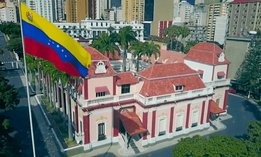 Presidente Maduro expresa apoyo a Colombia ante sanciones de EEUU