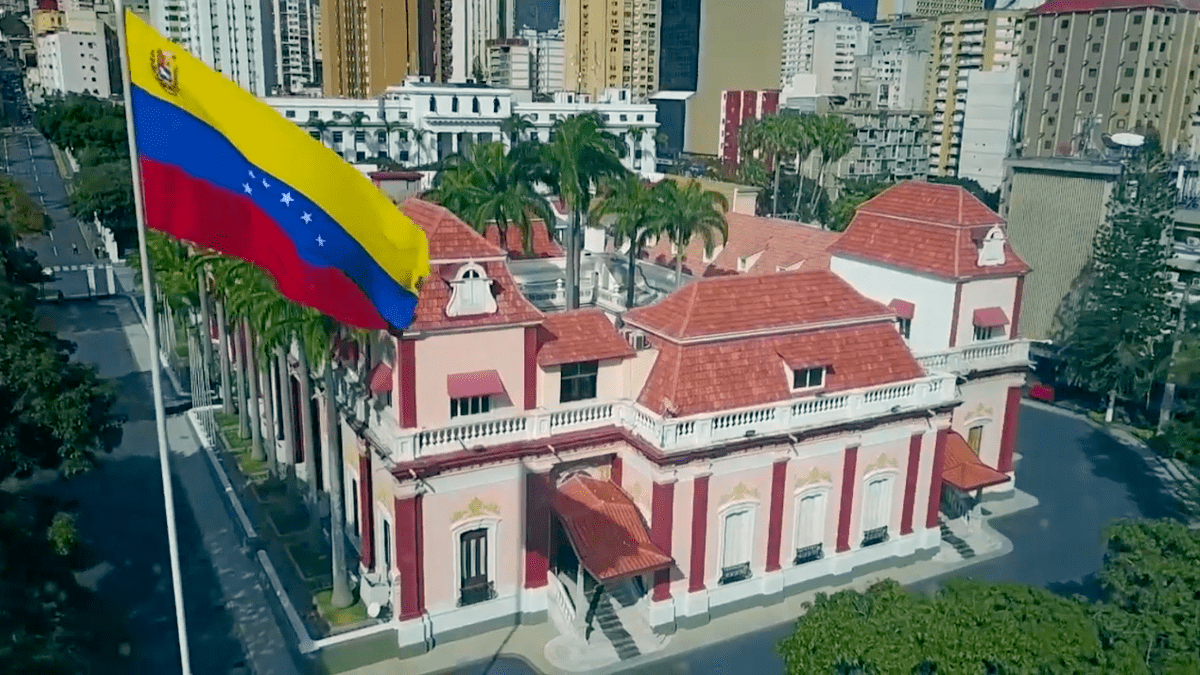 Presidente Maduro expresa apoyo a Colombia ante sanciones de EEUU