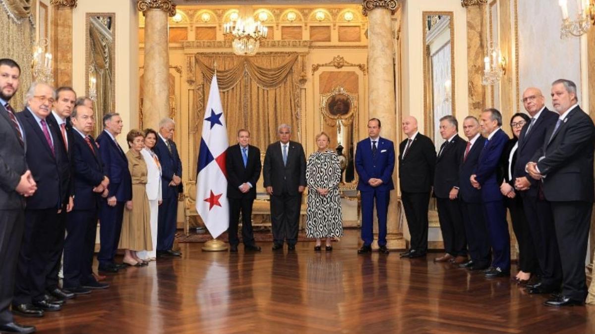 Presidente de Panamá recibe a Edmundo González en el Palacio de Las Garzas