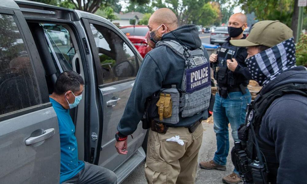 EEUU: Más de 300 migrantes detenidos en redadas para deportación